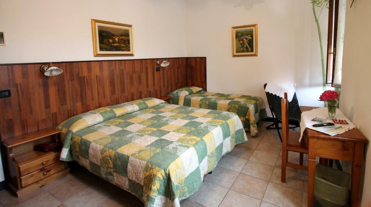 Albergo Santo Spirito Molini di Triora Exterior photo